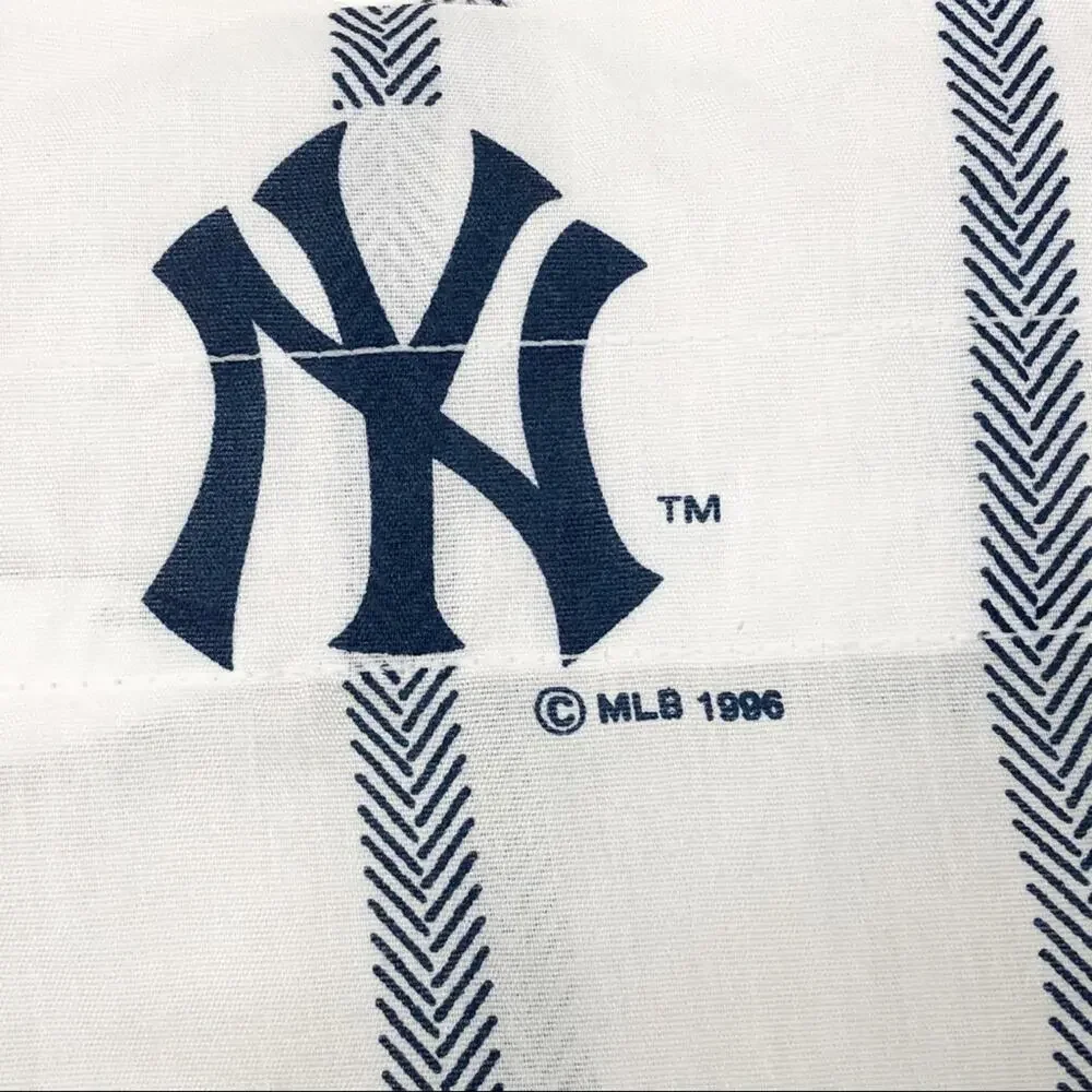 Vintage 1996 NY Yankees Curtain Window Valance
